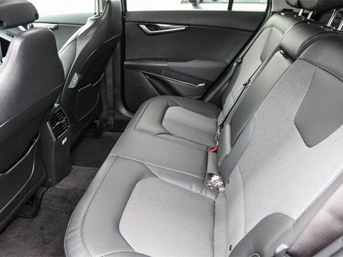 New 2025 Kia Niro EX Touring image 17