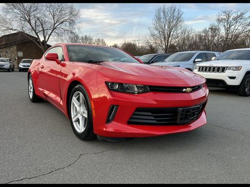 Used 2016 Chevrolet Camaro LT image 1