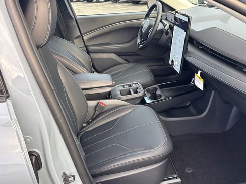 New 2026 Ford Mustang Mach-E Select w/ Comfort Package RWD image 15