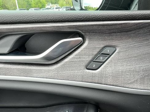 Certified 2022 Jeep Grand Cherokee Limited AWD/4WD image 22