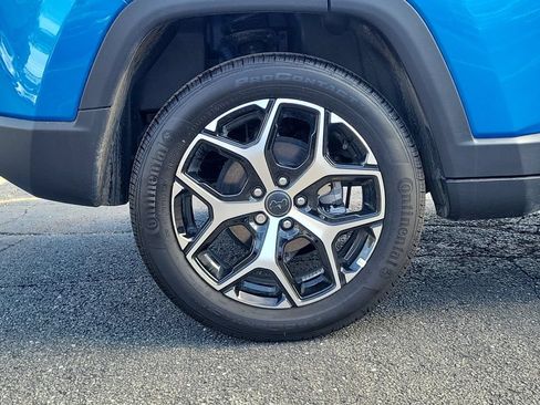 Certified 2025 Jeep Compass Limited AWD/4WD image 5