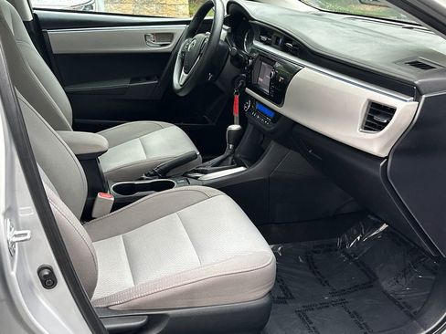 Used 2016 Toyota Corolla LE FWD image 8