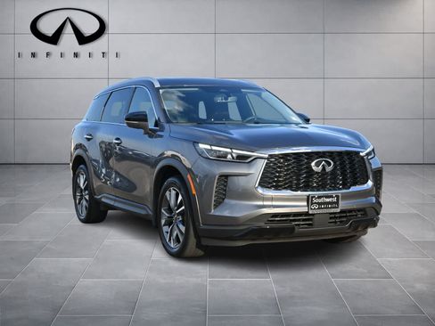 Used 2023 INFINITI QX60 Luxe w/ Cargo Package AWD/4WD image 3