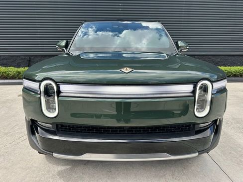 Used 2025 Rivian R1S Adventure image 8