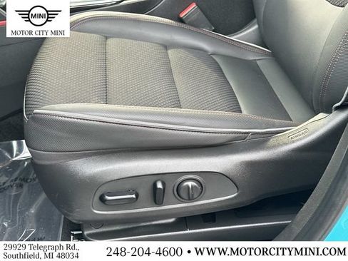 Used 2021 Chevrolet TrailBlazer RS w/ Sun and Liftgate Package AWD/4WD image 20