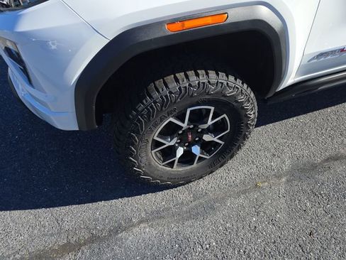 New 2026 GMC Canyon AT4X image 9