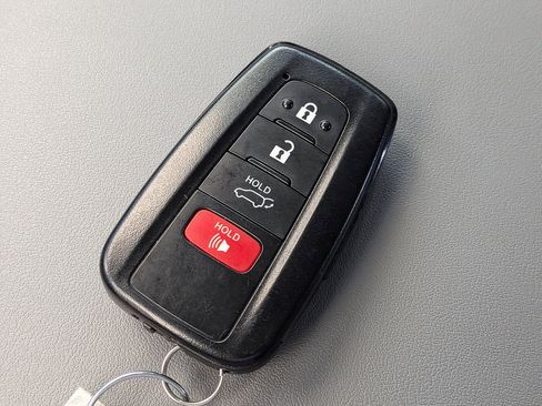 Used 2023 Toyota Highlander XLE FWD image 43