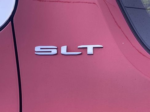 Used 2021 GMC Acadia SLT w/ Technology Package image 11