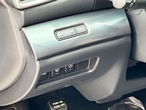 Used 2023 Nissan Maxima SR w/ Sport Mat Group FWD image 10