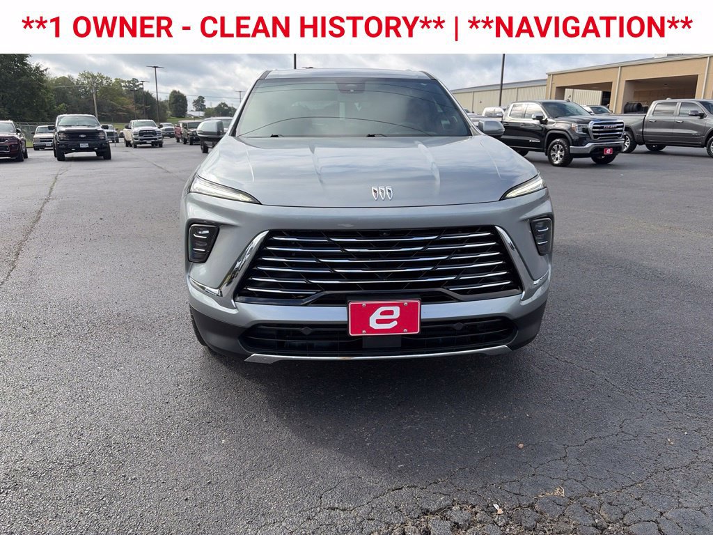Used 2025 Buick Enclave Preferred FWD image 2