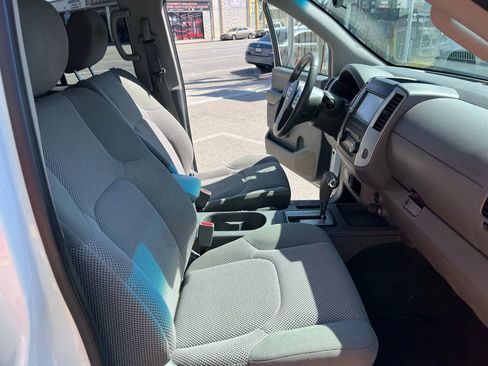 Used 2019 Nissan Frontier SV image 10