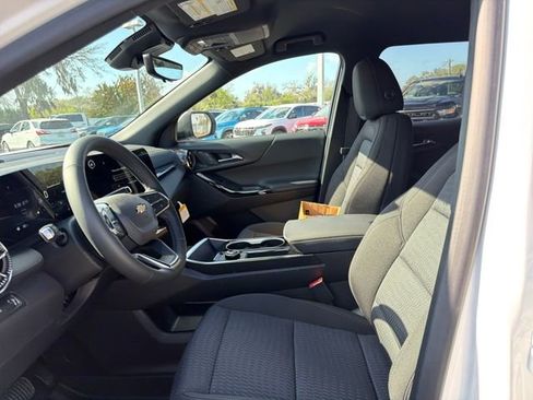 New 2026 Chevrolet Equinox LT w/ Safety and Technology Package FWD image 19