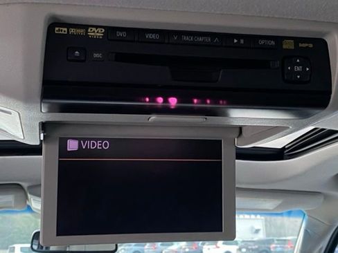 Used 2011 Toyota Sequoia Limited image 18