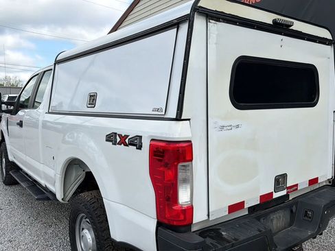 Used 2018 Ford F250 XL w/ Power Equipment Group AWD/4WD image 3