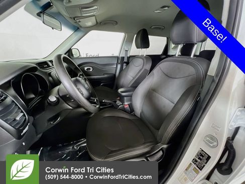 Used 2015 Kia Soul FWD image 22