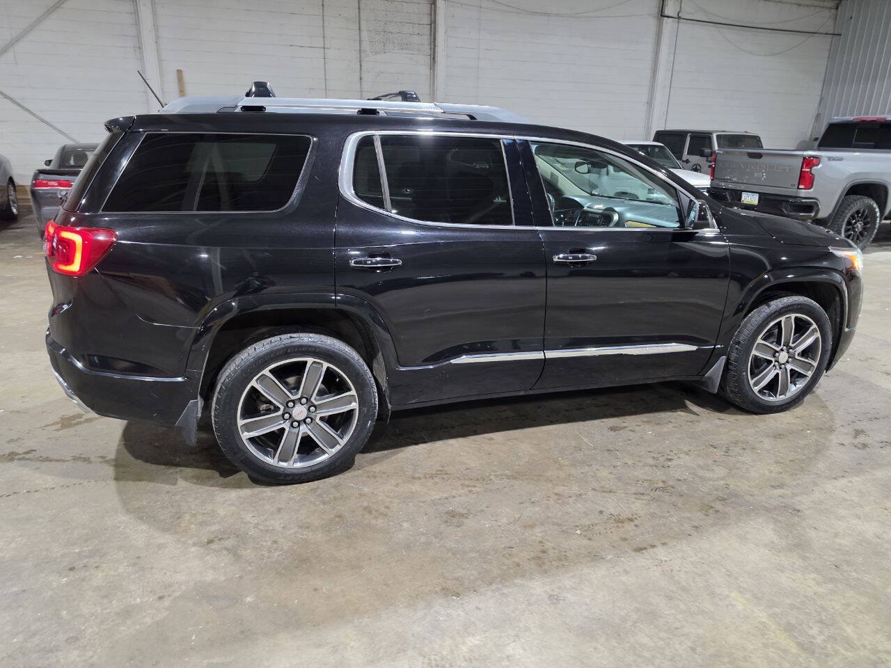 Used 2017 GMC Acadia Denali w/ LPO, Protection Package AWD/4WD image 13
