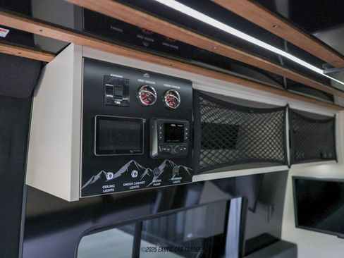 Used 2024 Mercedes-Benz Sprinter 2500 image 56