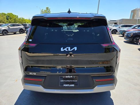 Certified 2024 Kia EV9 Light Long Range RWD image 4