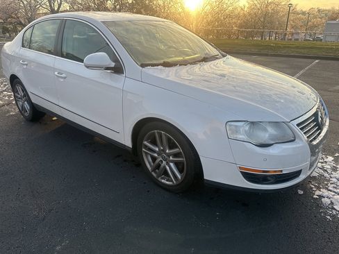 Used 2008 Volkswagen Passat Lux image 3
