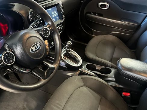 Used 2019 Kia Soul + FWD image 12