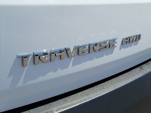 Used 2022 Chevrolet Traverse LT AWD/4WD image 7