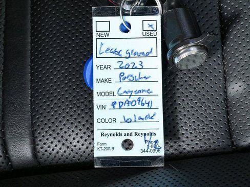 Certified 2023 Porsche Cayenne AWD/4WD image 38