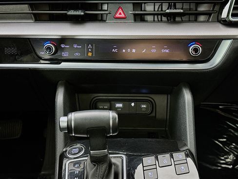 Used 2023 Kia Sportage SX image 13