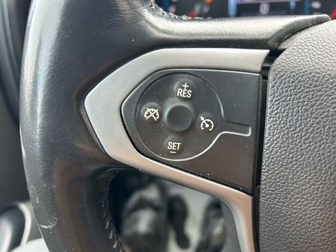 Used 2017 Chevrolet Colorado LT w/ Midnight Edition image 17