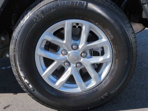 Used 2023 Jeep Wrangler Sport S image 13