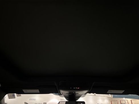 Certified 2024 Volkswagen Tiguan SE R-Line image 27