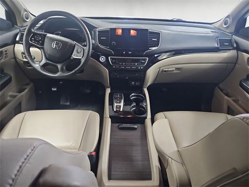 Used 2022 Honda Pilot Touring image 10
