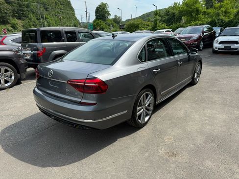 Used 2017 Volkswagen Passat 1.8T R-Line FWD image 3