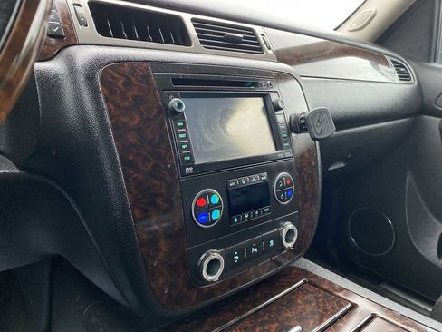 Used 2011 GMC Yukon XL Denali image 17