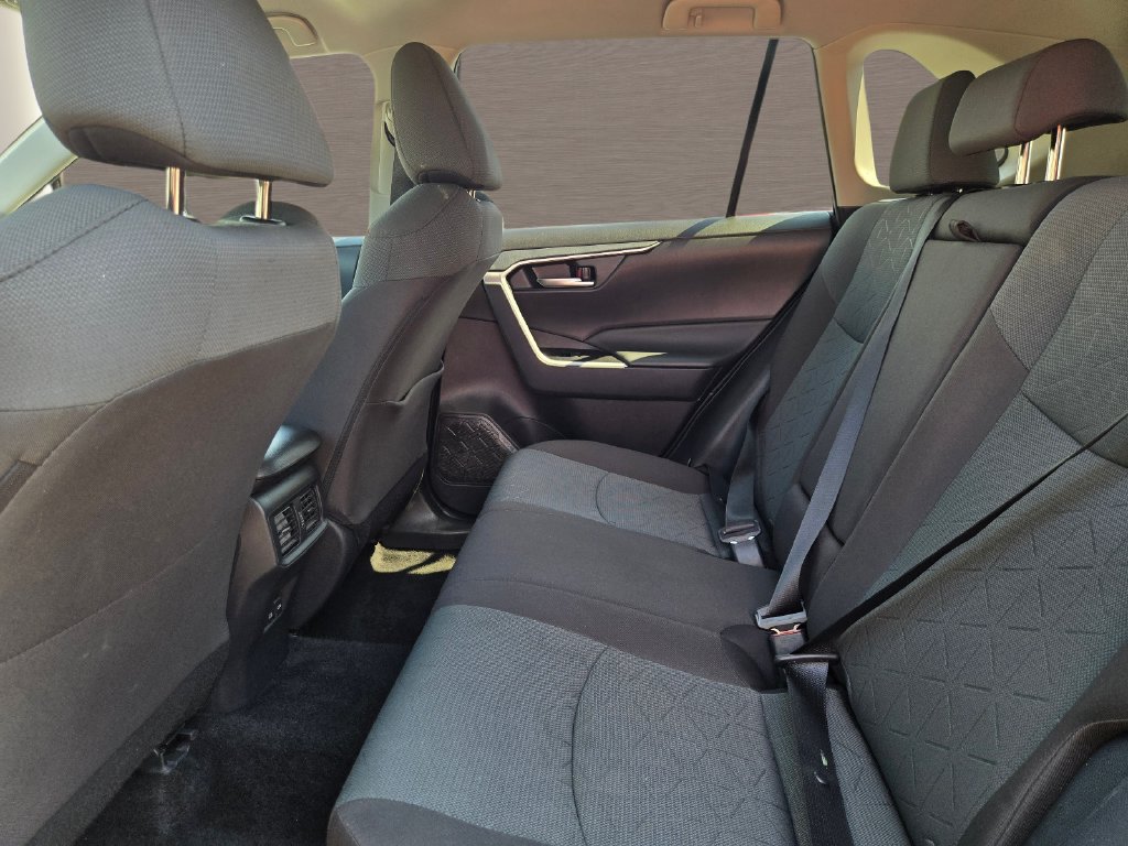 Used 2025 Toyota RAV4 XLE FWD image 13