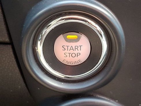 Used 2017 Nissan Titan S image 26