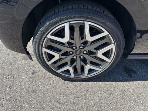 New 2026 Ford Expedition Platinum w/ Platinum Ultimate Package image 9