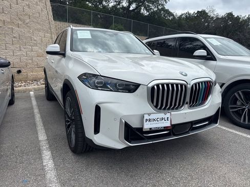 Certified 2024 BMW X5 xDrive40i w/ Premium Package AWD/4WD image 2