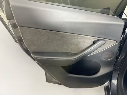 Used 2022 Tesla Model Y Performance AWD/4WD image 24
