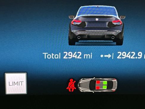 Used 2025 BMW 230i Coupe w/ Premium Package image 25