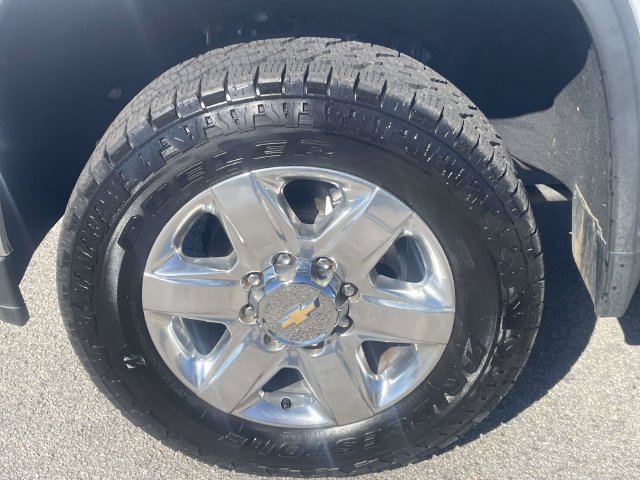 Used 2022 Chevrolet Silverado 2500 LTZ w/ LTZ Plus Package AWD/4WD image 11