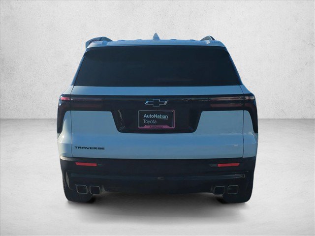 Used 2025 Chevrolet Traverse LT w/ Midnight/Sport Edition FWD image 7