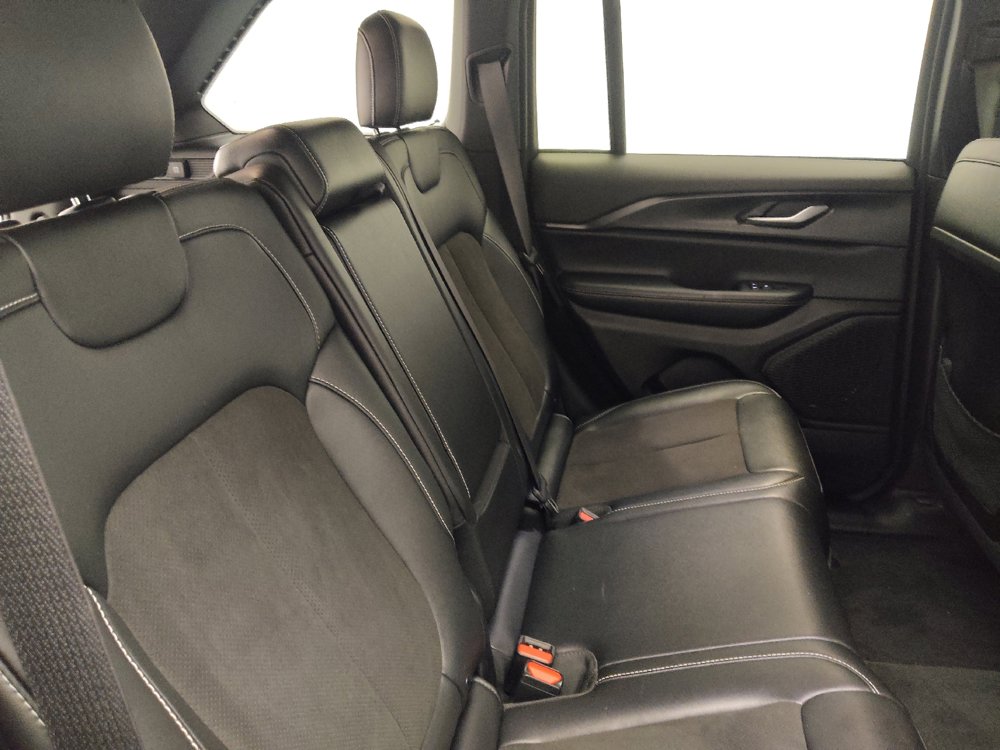 Used 2023 Jeep Grand Cherokee Altitude AWD/4WD image 19