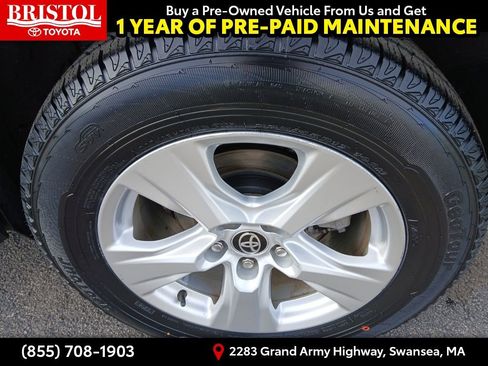 Used 2021 Toyota RAV4 XLE w/ Convenience Package image 12