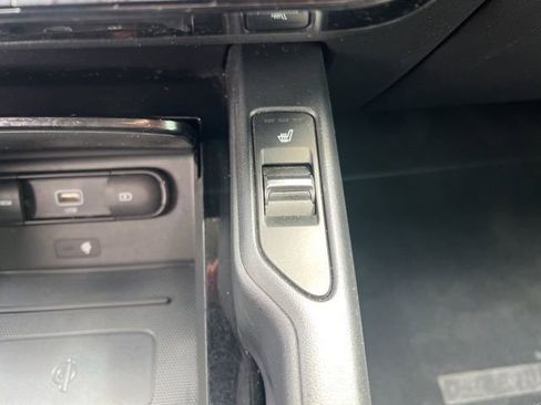 Used 2022 Kia Telluride S image 25