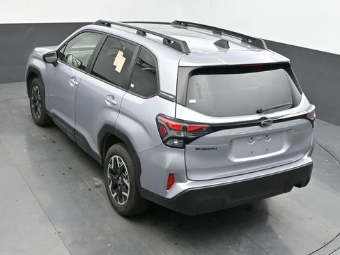 Used 2025 Subaru Forester Premium AWD/4WD image 18