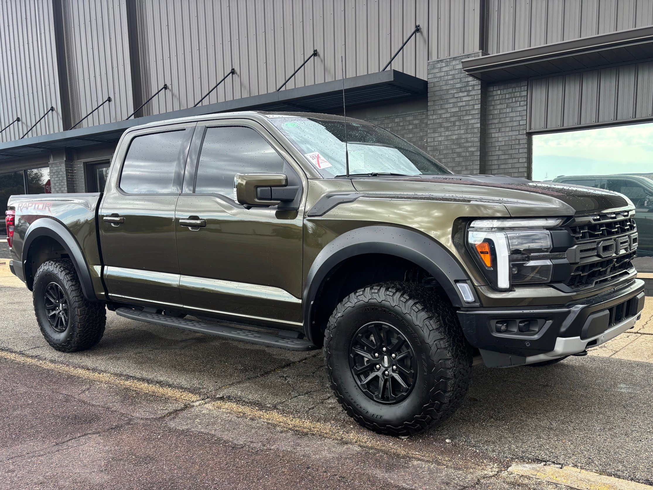 Used 2025 Ford F150 Raptor AWD/4WD image 3
