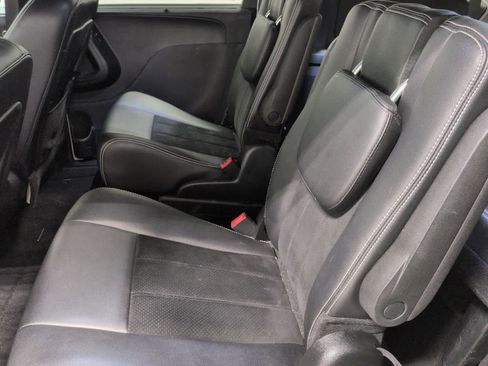 Certified 2018 Dodge Grand Caravan SXT w/ Driver Convenience Group image 20