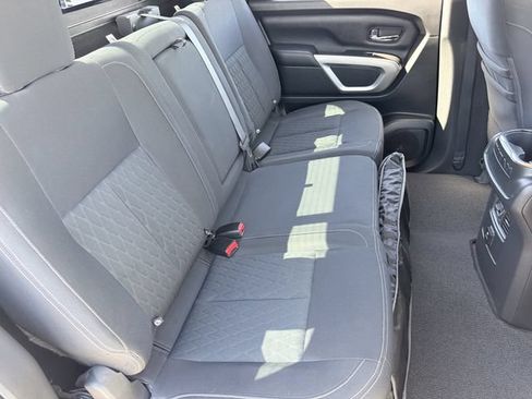 Used 2018 Nissan Titan SV w/ SV Convenience Package AWD/4WD image 21