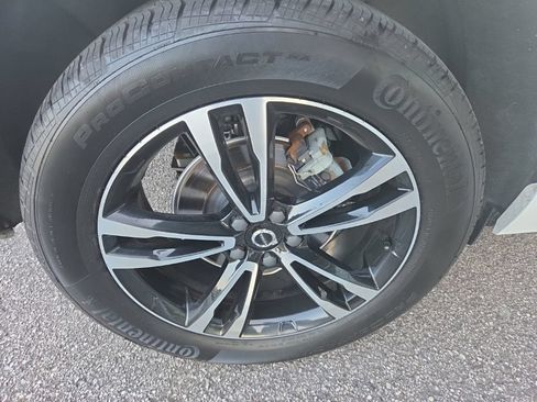 Used 2021 Volvo XC60 T5 Momentum w/ Premium Package FWD image 10