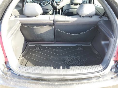 Used 2013 Hyundai Veloster w/ Tech Pkg image 7